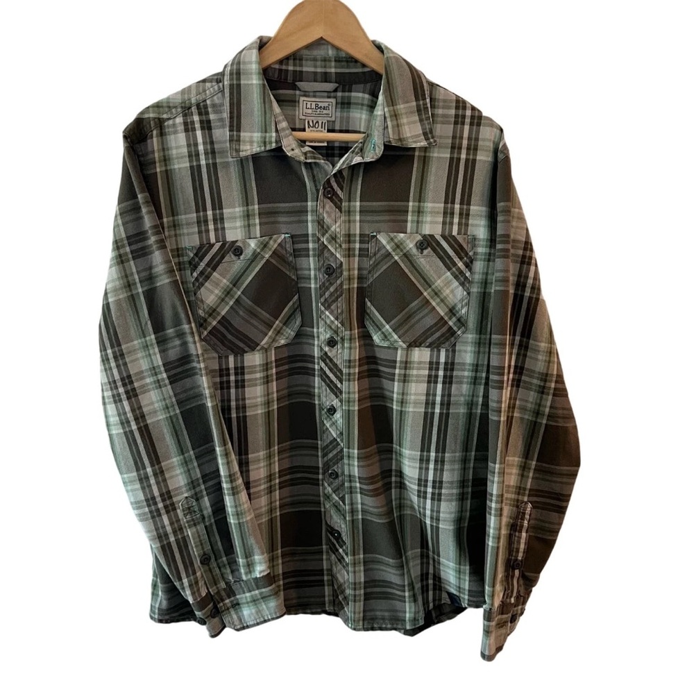 L.L. Bean Button Up Twill Flannel Shirt Men’s size Large Green Plaid #500273